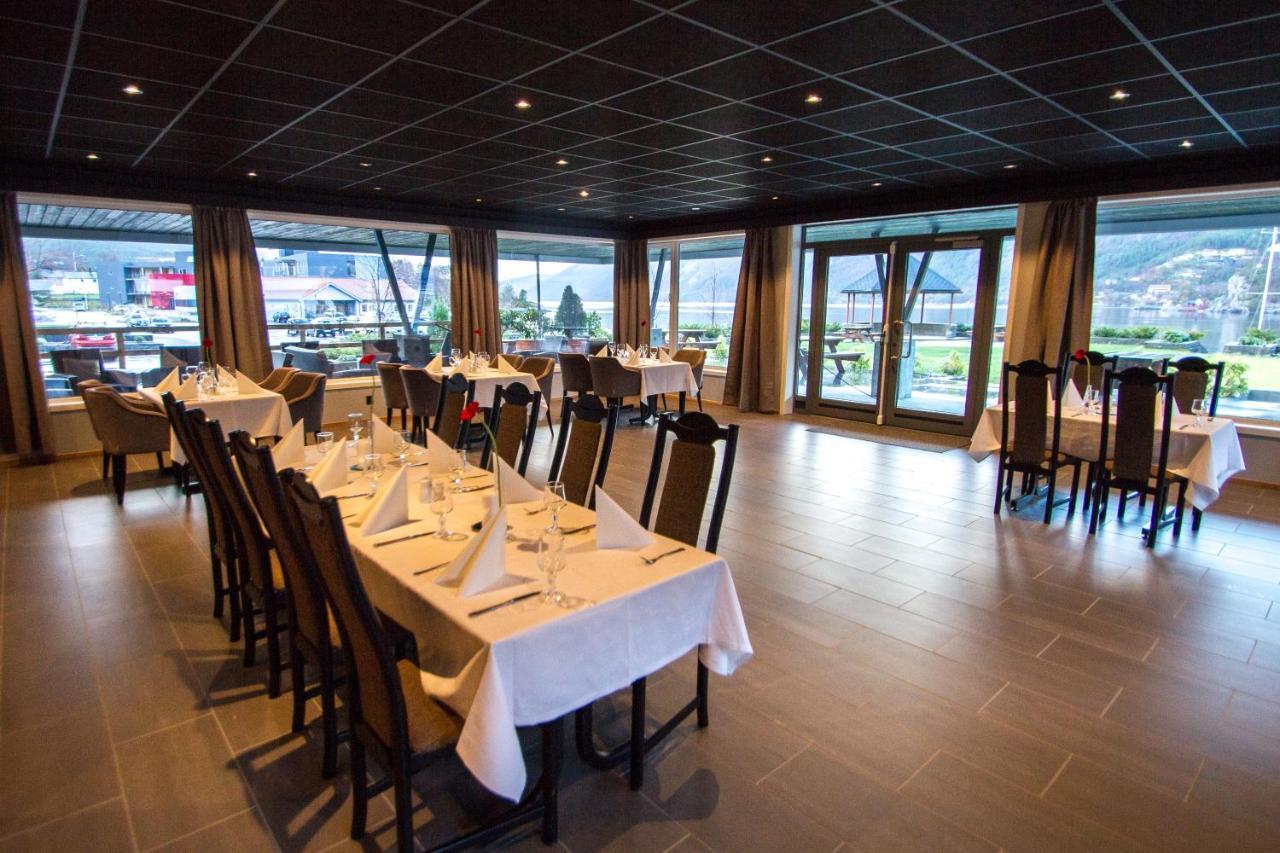 Bremanger Fjord Hotell Svelgen Екстериор снимка