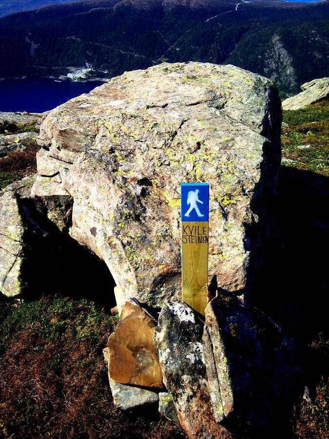 Bremanger Fjord Hotell Svelgen Екстериор снимка