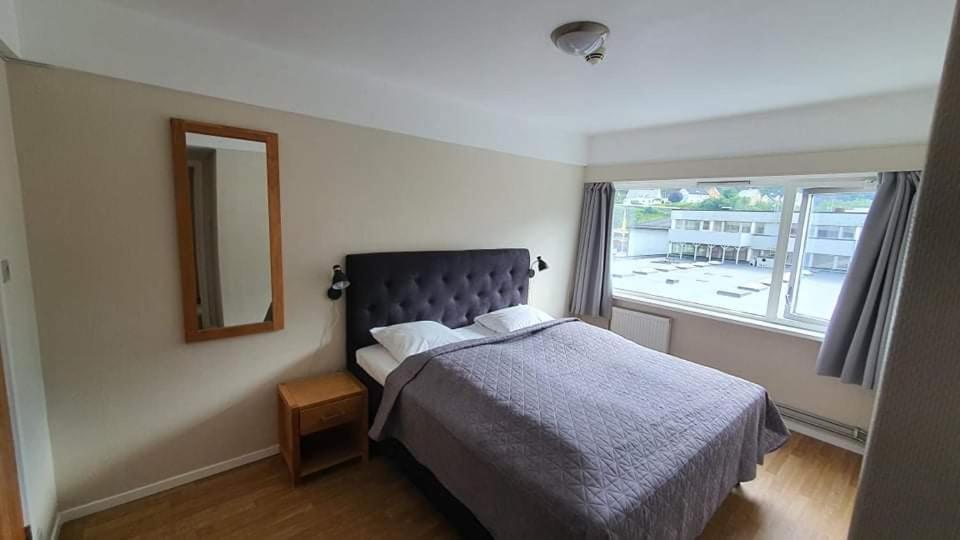 Bremanger Fjord Hotell Svelgen Екстериор снимка