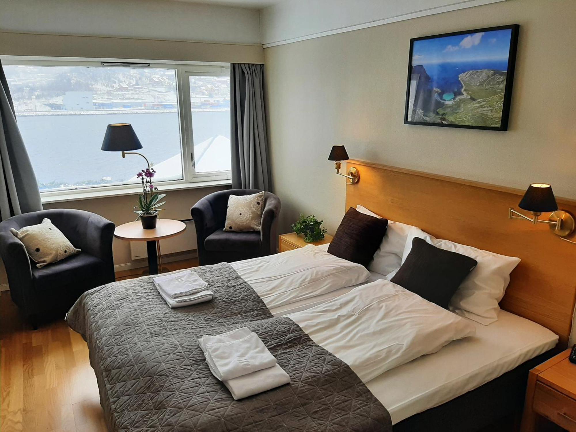 Bremanger Fjord Hotell Svelgen Екстериор снимка